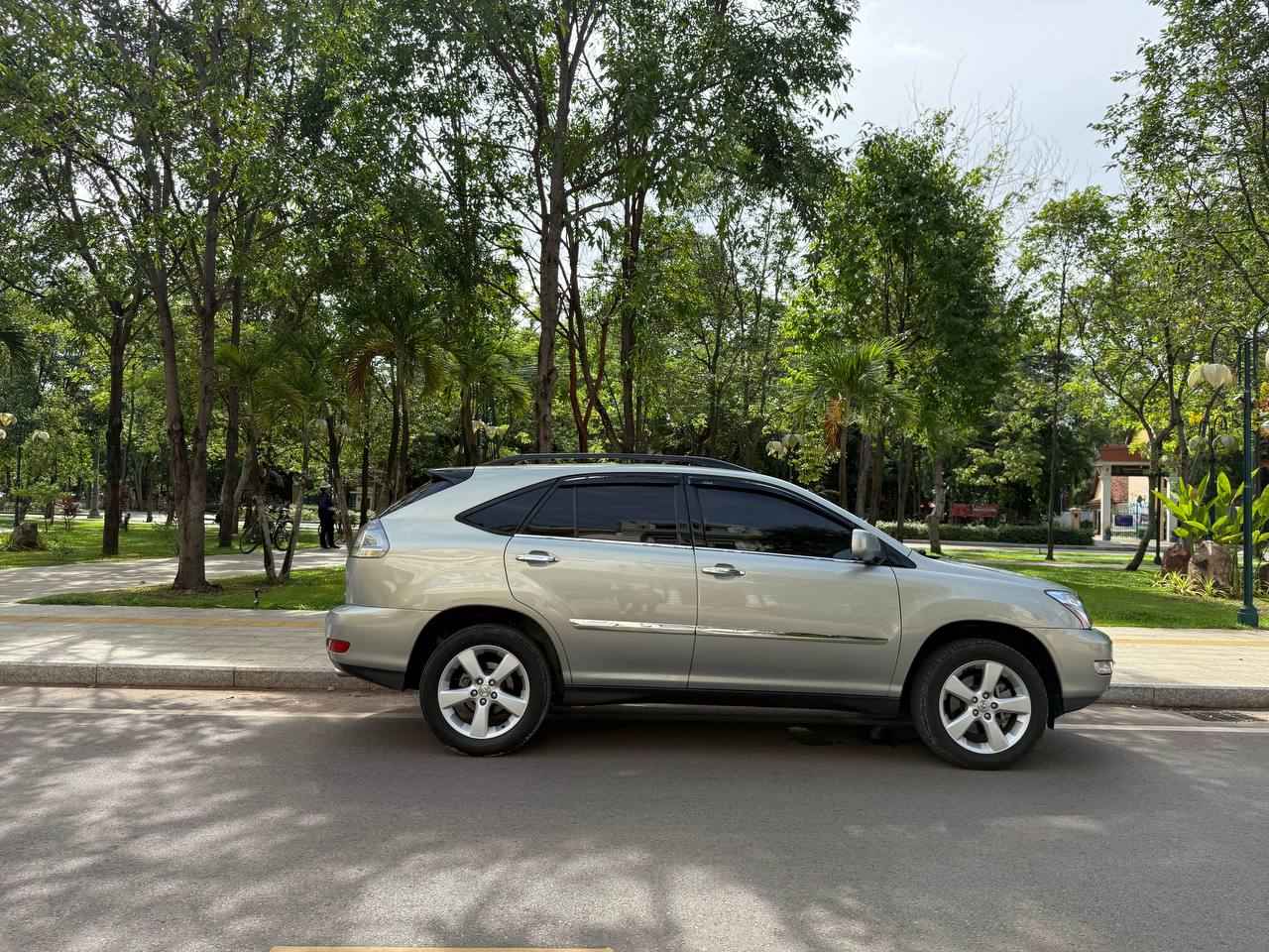 SUV 2